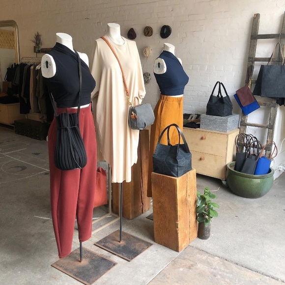 Hoi Bo High Waisted Stretch Jersey Pants in Maroon size Large - Picture 3 of 11